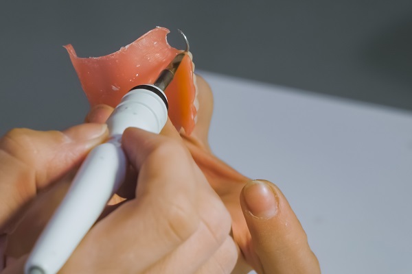 Can An Emergency Dentist Repair Broken Dentures?