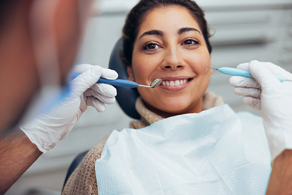 What A Dentist Looks For At A Dental Checkup